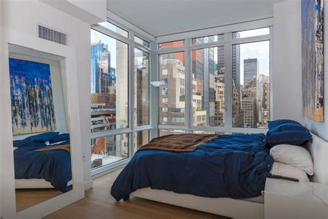 airbnb manhattan midtown|midtown manhattan apartment night.